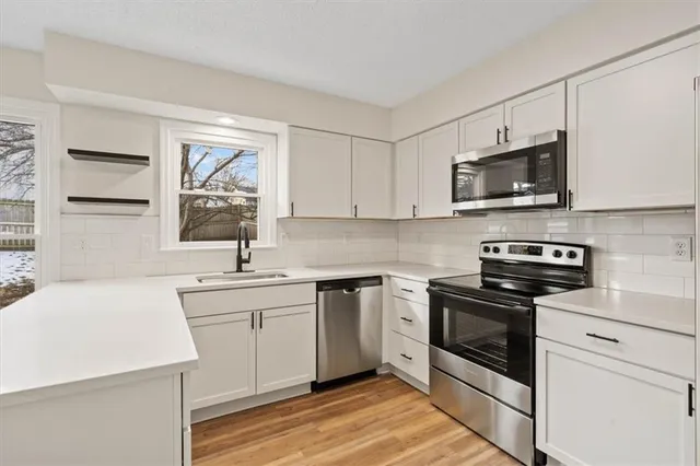 $375,000 | 15907 West 124th Terrace, Olathe, KS 66062