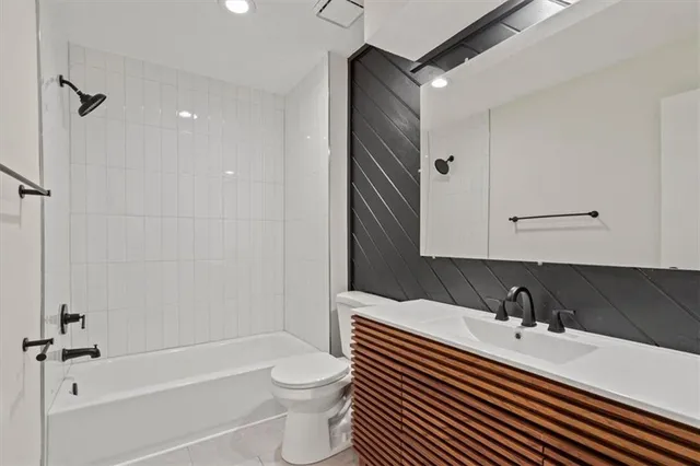 $375,000 | 15907 West 124th Terrace, Olathe, KS 66062