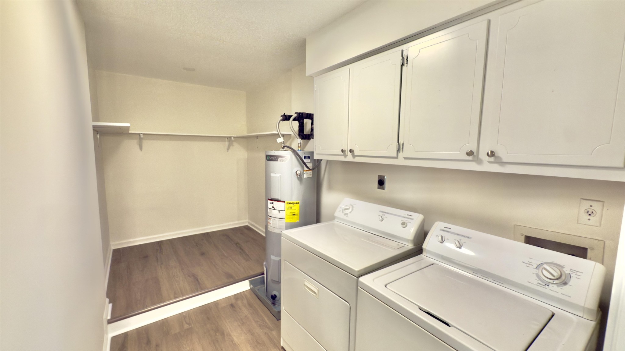 9000 Jack Bond Road Arlington, TN 38002 - Photo 9 of 19 a utility room with dryer and washer