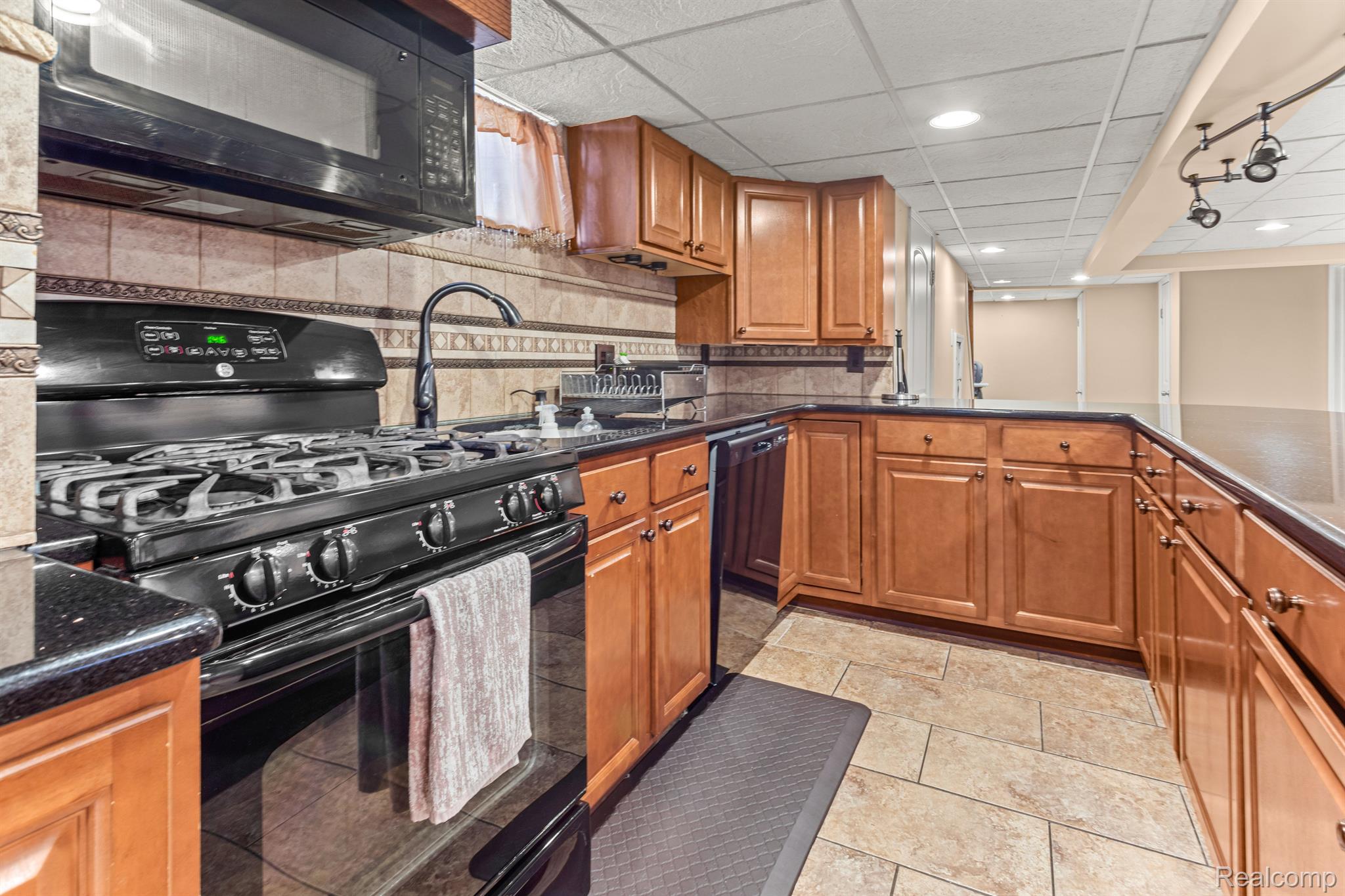 7803 Miller Road Dearborn, MI 48126 - Photo 41 of 49 Gallery Image 41
