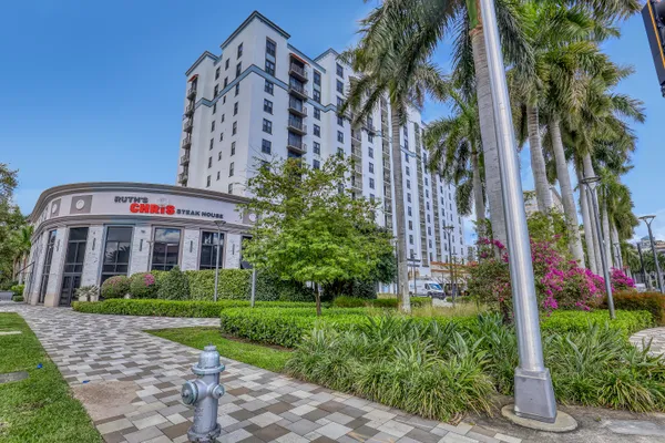 $3,500 | 651 Okeechobee Boulevard, Unit 403, West Palm Beach, FL 33401