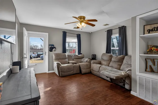 $204,900 | 202 Clements Drive, Holton, KS 66436