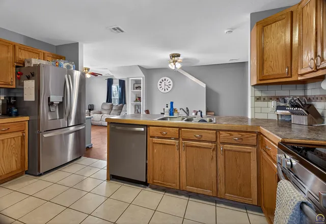 $204,900 | 202 Clements Drive, Holton, KS 66436