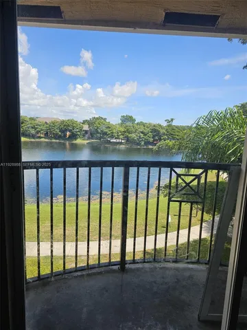 $2,000 | 4163 Haverhill Road, Unit 1209, West Palm Beach, FL 33417