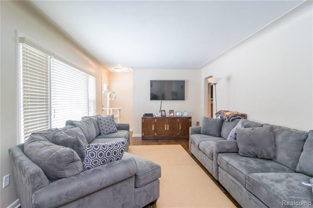 2890 Walbridge Drive Rochester Hills, MI 48307 - Photo 5 of 40