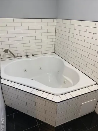 $4,125 | 8 Narragansett Drive, Ladue, MO 63124