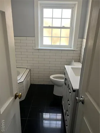 $4,125 | 8 Narragansett Drive, Ladue, MO 63124