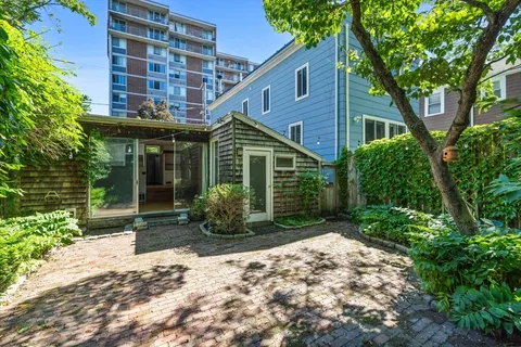 $1,300,000 | 410 Franklin Street, Cambridge, MA 02139