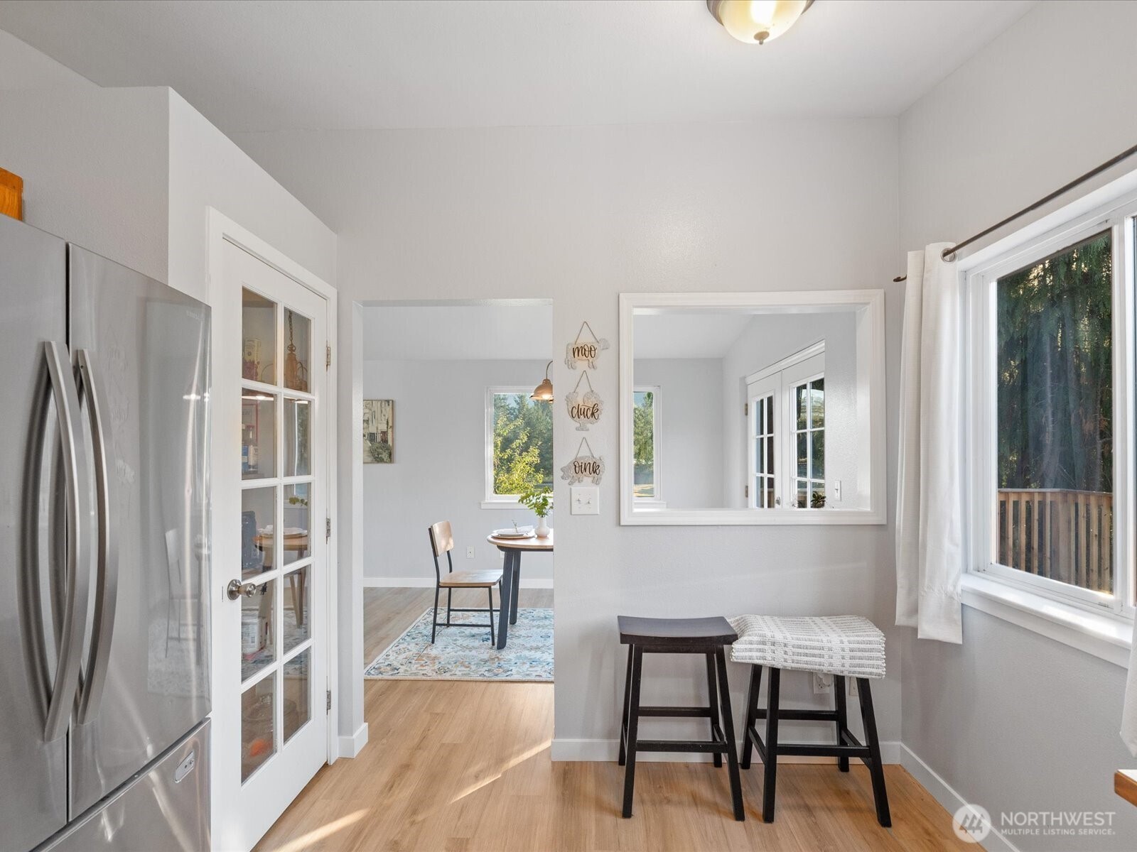 13802 State Rte 530 Northeast Arlington, WA 98223 - Photo 20 of 40 a view of a livingroom with furniture and window