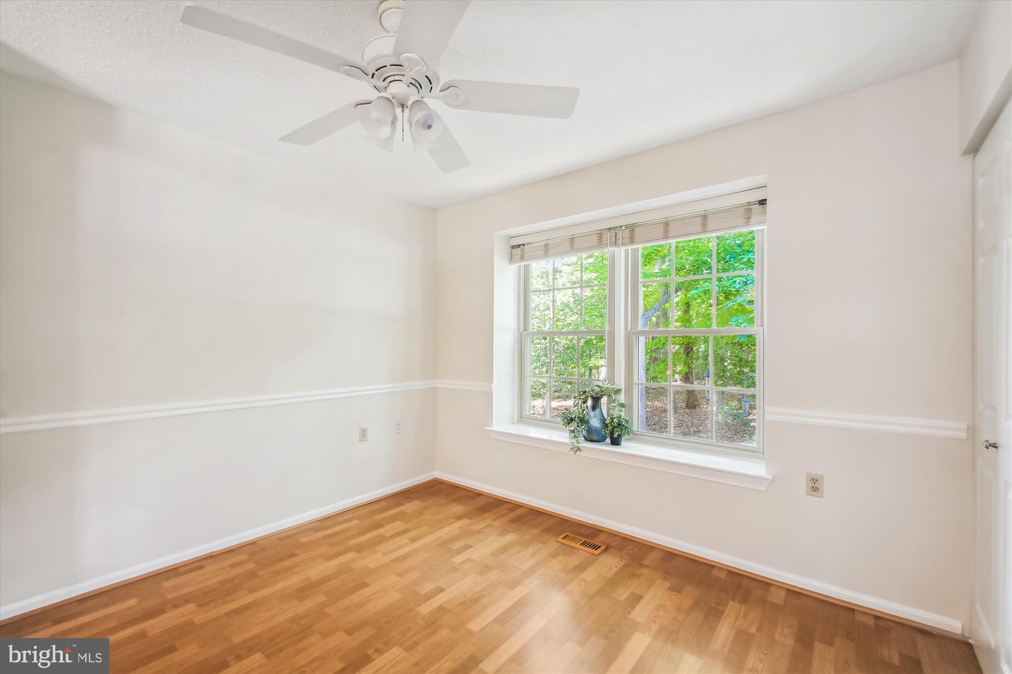 2579 Golfers Ridge Road Annapolis, MD 21401 - Photo 21 of 66 Sunny Breakfast Room for Relaxed Dining