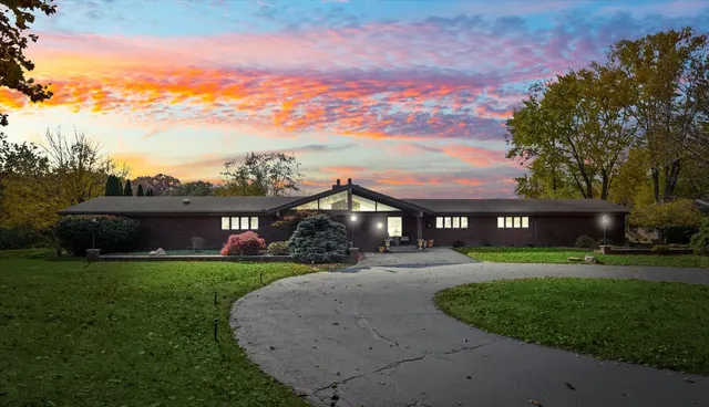 $574,900 | 120 Thornhill Drive, Danville, IL 61832