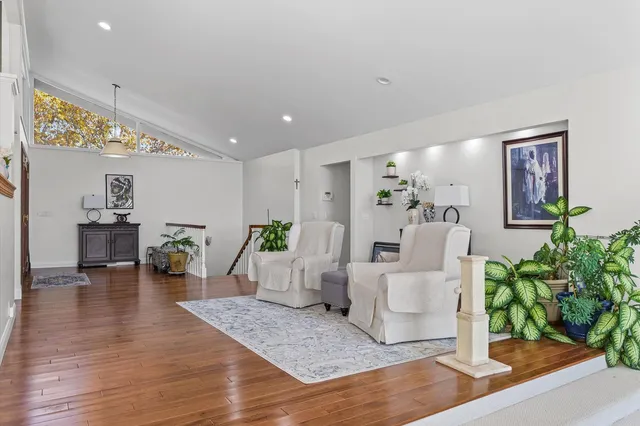 $574,900 | 120 Thornhill Drive, Danville, IL 61832