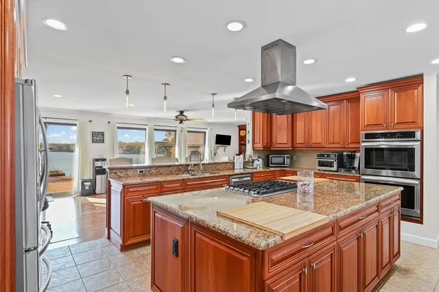 $574,900 | 120 Thornhill Drive, Danville, IL 61832