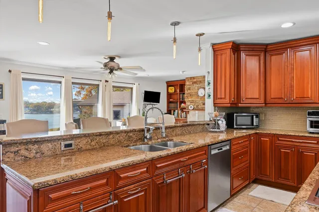 $574,900 | 120 Thornhill Drive, Danville, IL 61832