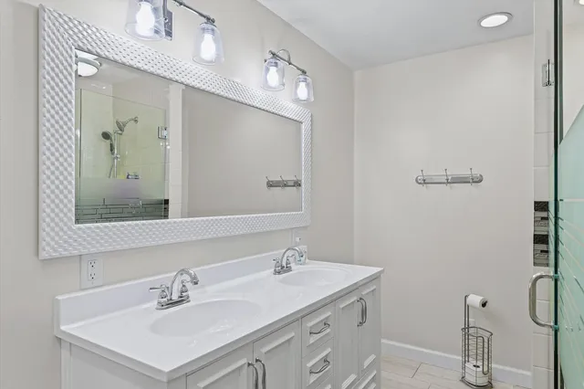 $574,900 | 120 Thornhill Drive, Danville, IL 61832