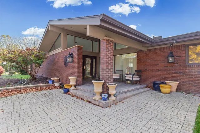 $574,900 | 120 Thornhill Drive, Danville, IL 61832