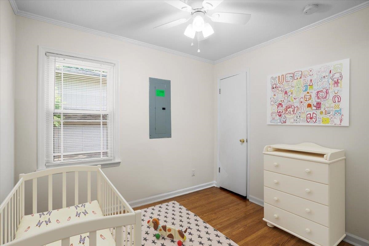 5639 Glade View Drive Memphis, TN 38120 - Photo 17 of 39 a view of an empty room with a window
