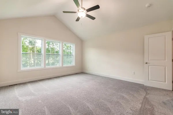 $649,999 | 31 Foxglove Lane, Kearneysville, WV 25430