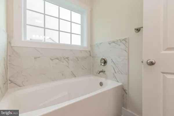 $649,999 | 31 Foxglove Lane, Kearneysville, WV 25430