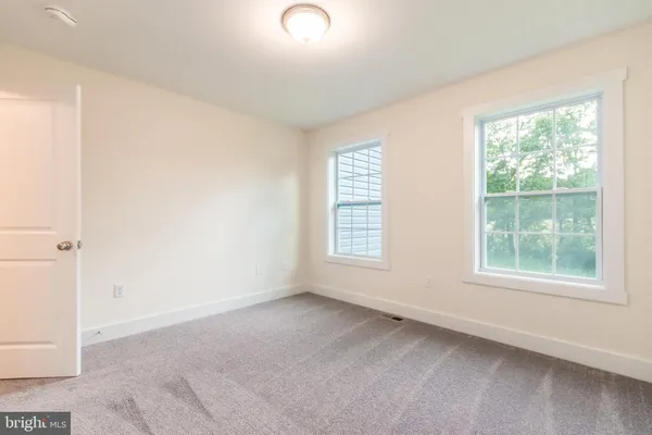 $649,999 | 31 Foxglove Lane, Kearneysville, WV 25430