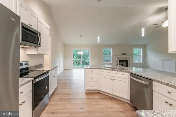 $649,999 | 31 Foxglove Lane, Kearneysville, WV 25430