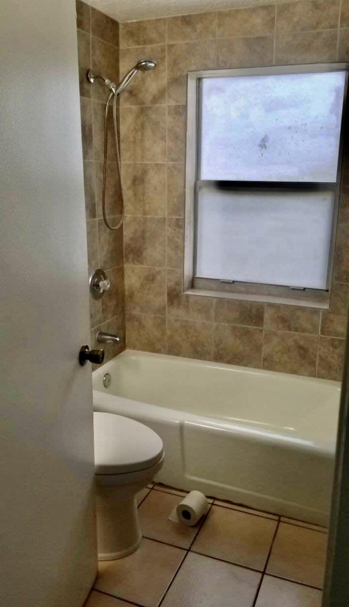 112 Prospect Road Lantana, FL 33462 - Photo 8 of 17 A94FA010-4AA3-49A2-B4BC-525502C0A5CA