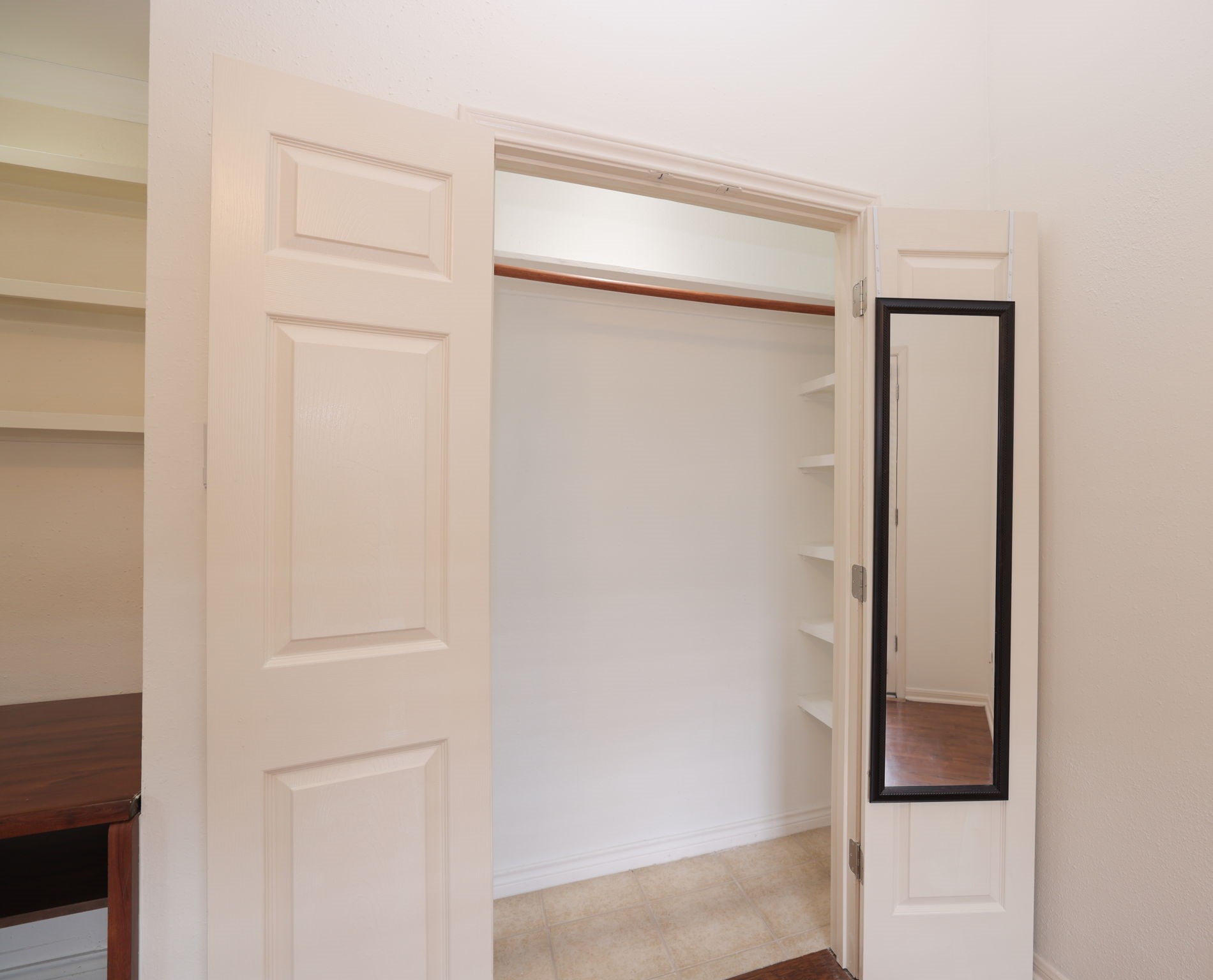 2001 Bering Drive, Unit 2F Houston, TX 77057 - Photo 20 of 32 a bathroom with a shower