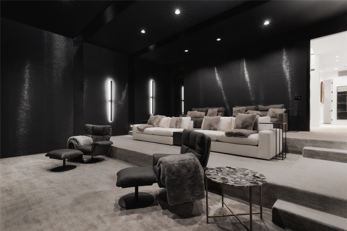 1003 The High Road Austin, TX 78746 - Photo 30 of 40 a living room with furniture and lamp