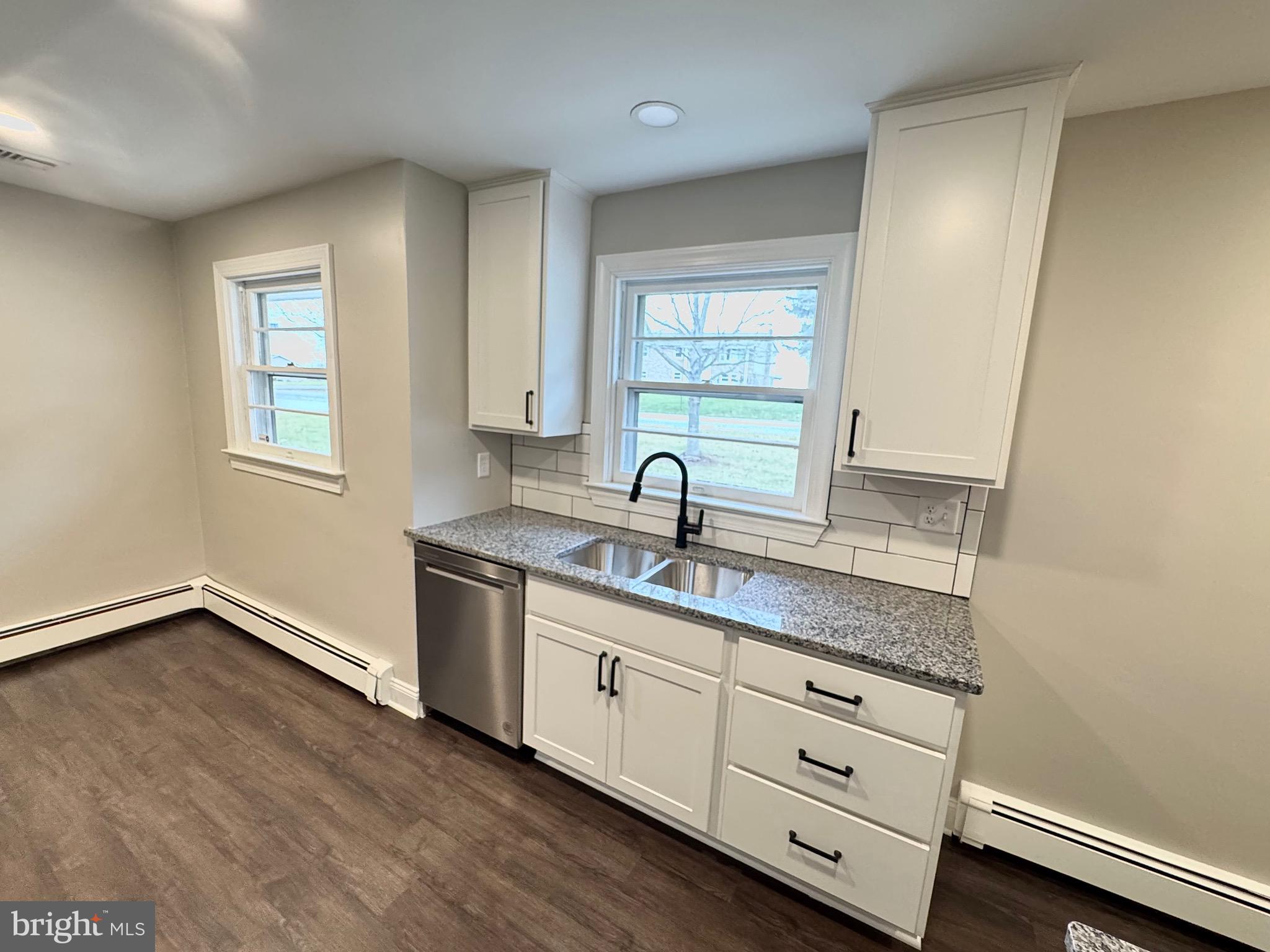 242 Reynolds Mill Road York, PA 17403 - Photo 4 of 36 Gallery Image 4