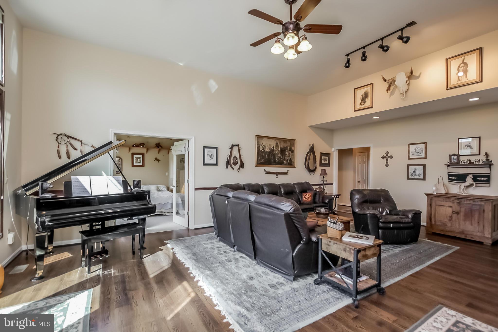 6605 Valley Road La Plata, MD 20646 - Photo 2 of 29 Family Room