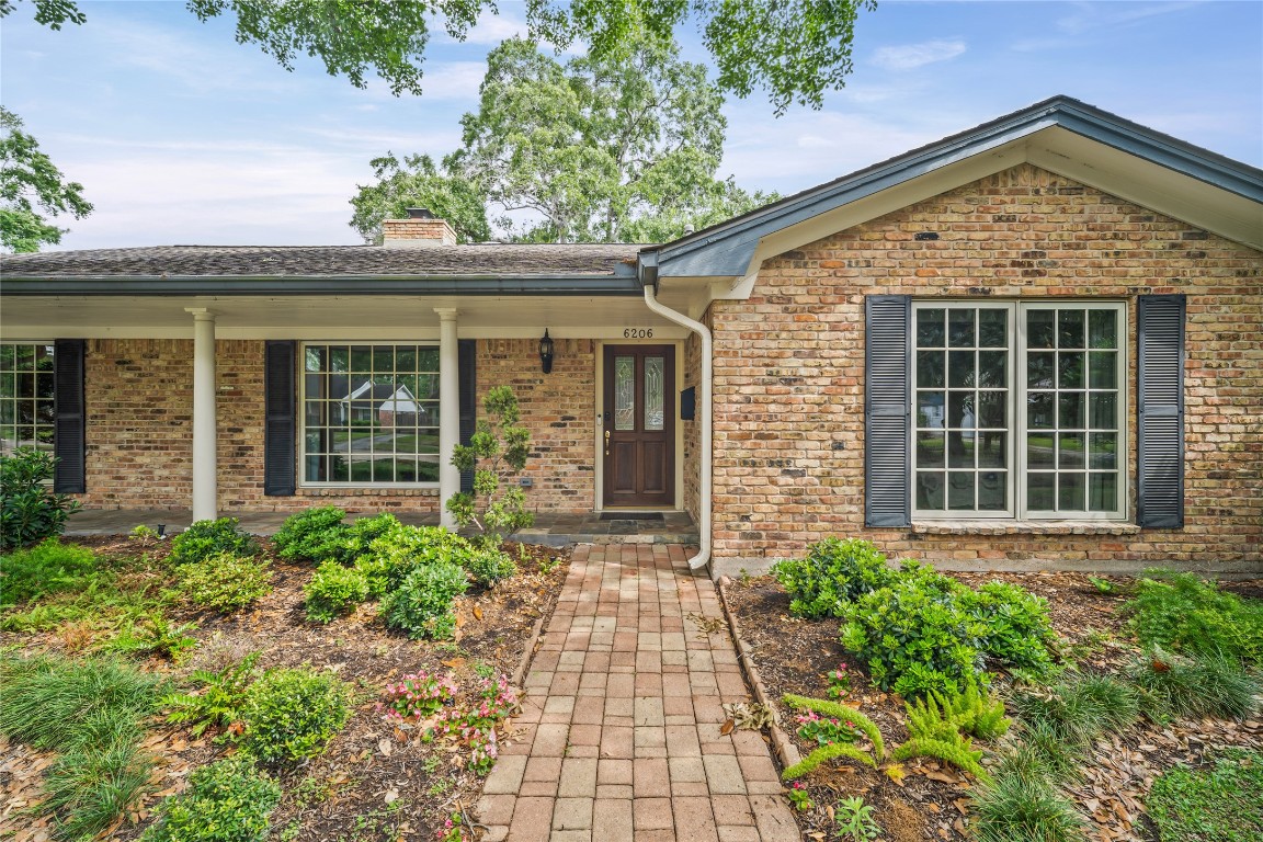 6206 Rutherglenn Drive Houston, TX 77096 - Photo 4 of 32