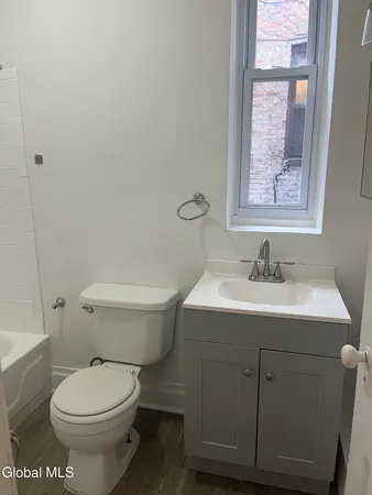 $1,895 | 9 St Joseph's Terrace, Unit 2A, Albany, NY 12210