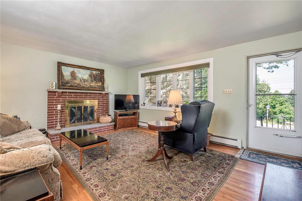 137 South McCoy Pl Road Sewickley, PA 15143 - Photo 3 of 25 Spacious Living Room with Hardwood Flooring