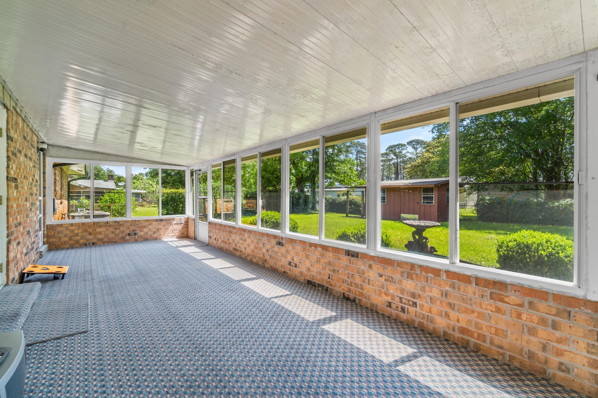 1409 Scott Road Niceville, FL 32578 - Photo 17 of 20 Florida room