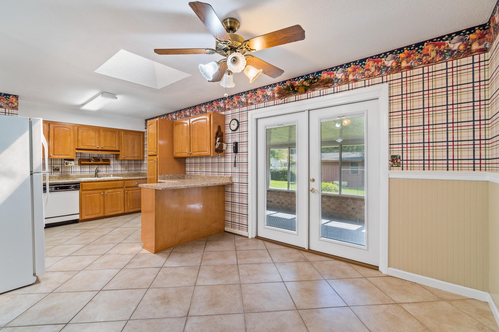 1409 Scott Road Niceville, FL 32578 - Photo 5 of 20 Kitchen