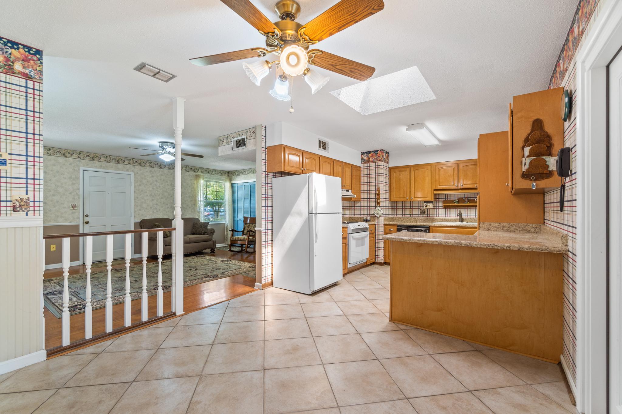1409 Scott Road Niceville, FL 32578 - Photo 6 of 20 Kitchen
