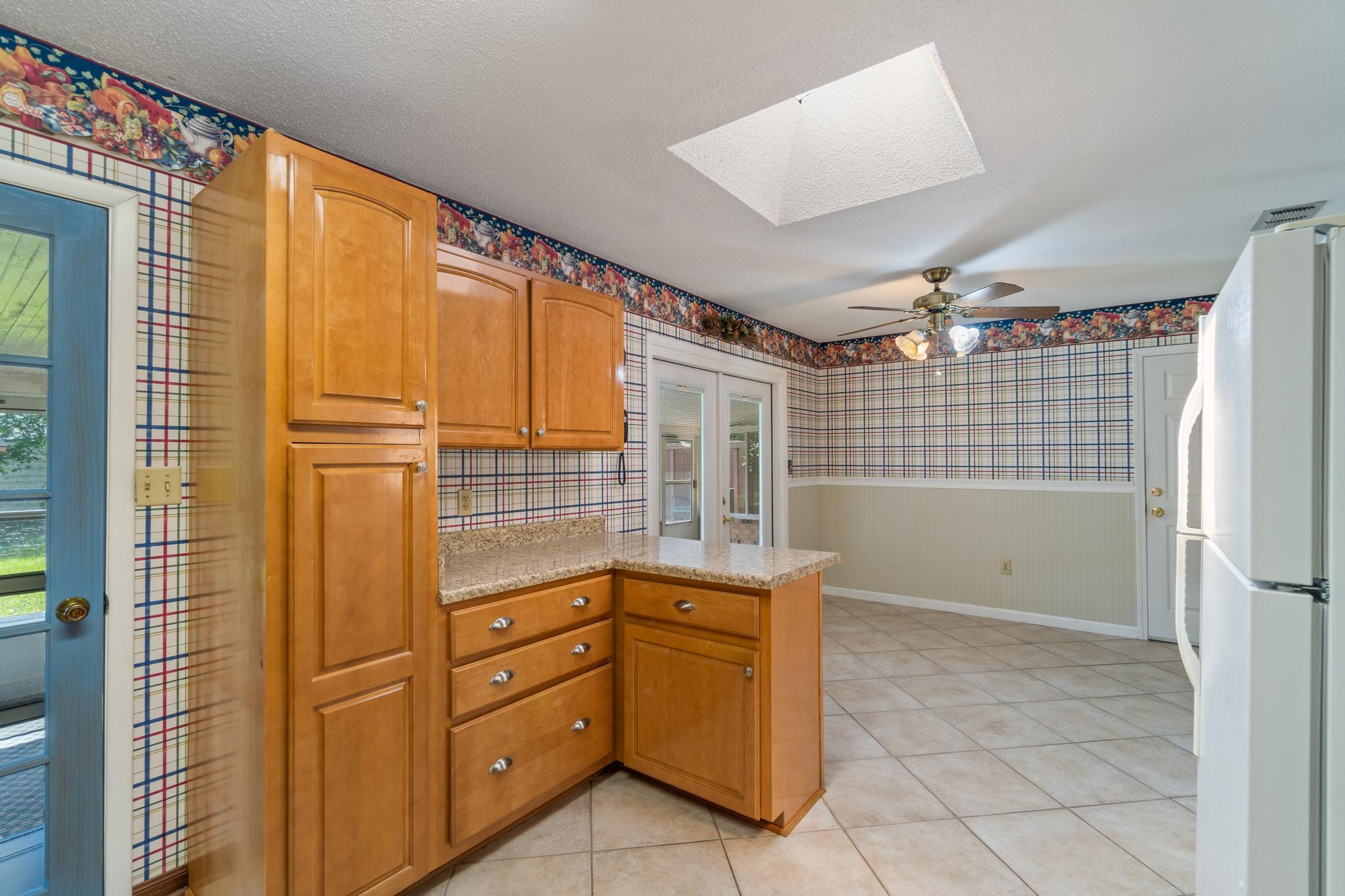 1409 Scott Road Niceville, FL 32578 - Photo 9 of 20 Kitchen