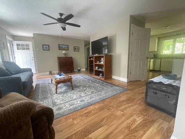 $525,000 | 561 Neal Road, Hartford, VT 05001