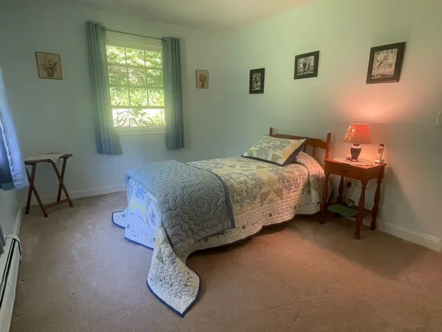 $525,000 | 561 Neal Road, Hartford, VT 05001