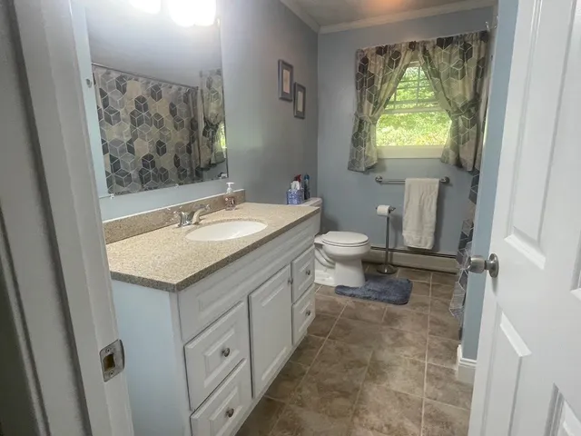 $525,000 | 561 Neal Road, Hartford, VT 05001