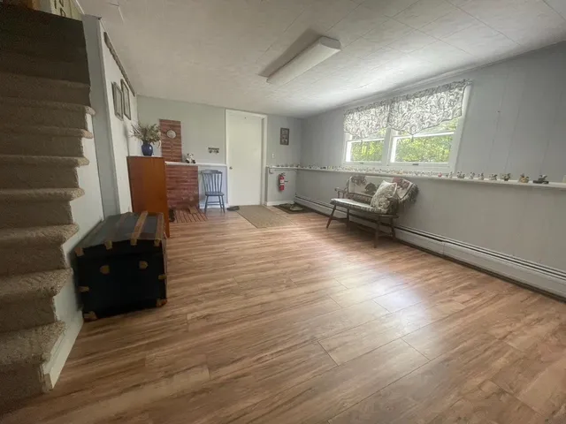 $525,000 | 561 Neal Road, Hartford, VT 05001