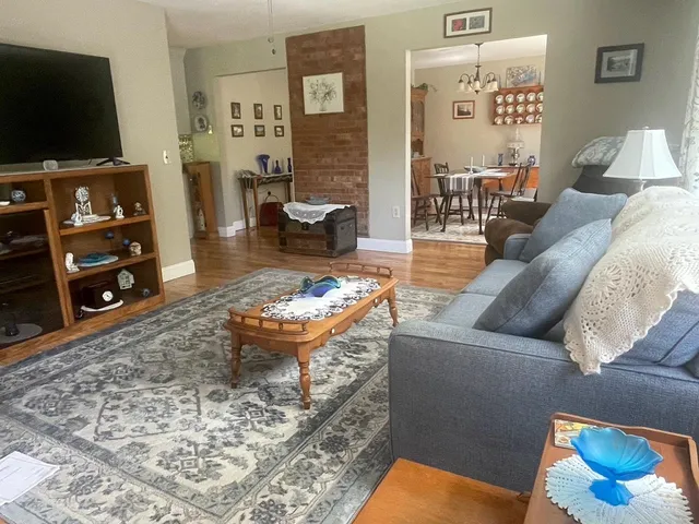 $525,000 | 561 Neal Road, Hartford, VT 05001