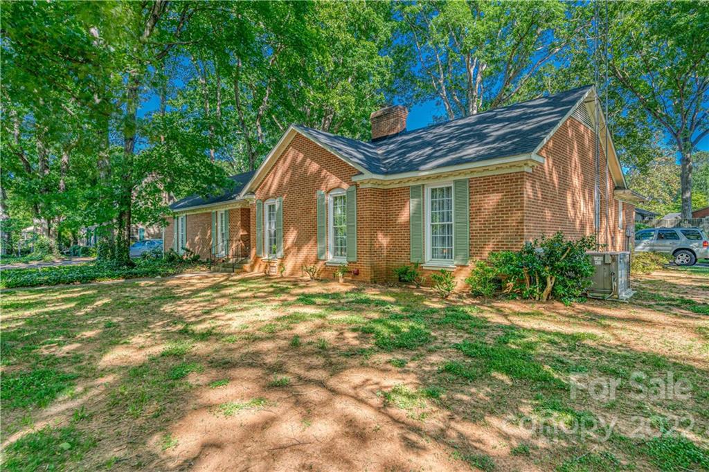 700 Rama Road Charlotte, NC 28211 - Photo 3 of 30 Gallery Image 3