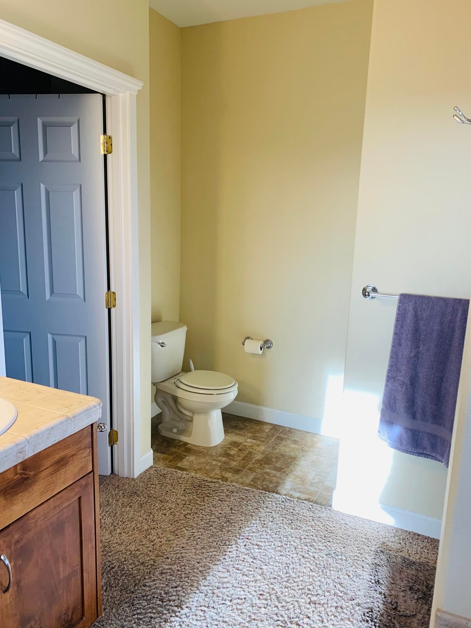 300 East Ridgeview Drive Culver, OR 97734 - Photo 32 of 38 Master Bathroom