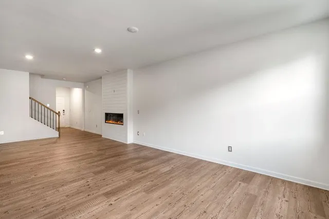 $2,500 | 420 Point Place Drive, Loganville, GA 30052