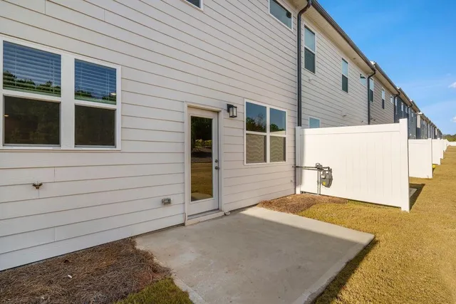 $2,500 | 420 Point Place Drive, Loganville, GA 30052