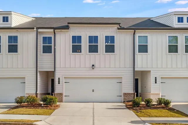 $2,500 | 420 Point Place Drive, Loganville, GA 30052