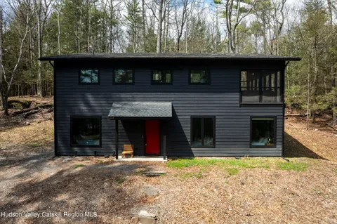 $945,000 | 1442 Glasco Turnpike, Saugerties, NY 12477