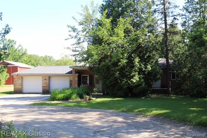 3138 Ray Road Holly, MI 48442 - Photo 3 of 20 Circle drive.JPG