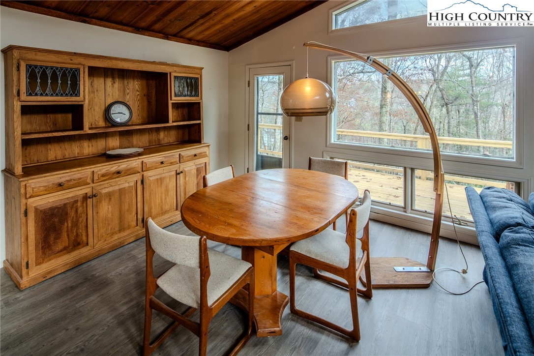 471 Lakeview Road Newland, NC 28657 - Photo 12 of 50 Gallery Image 12